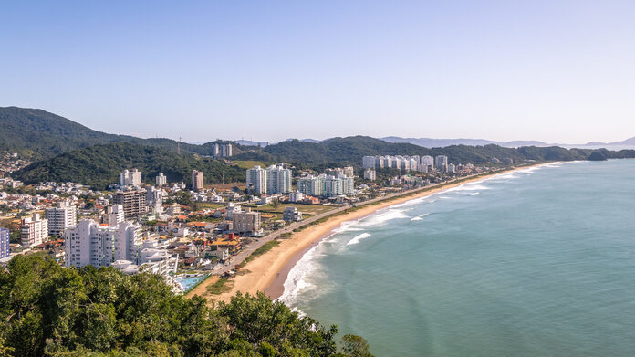 A vizinha que promete destronar Balneário Camboriú como o m² mais caro do Brasil
