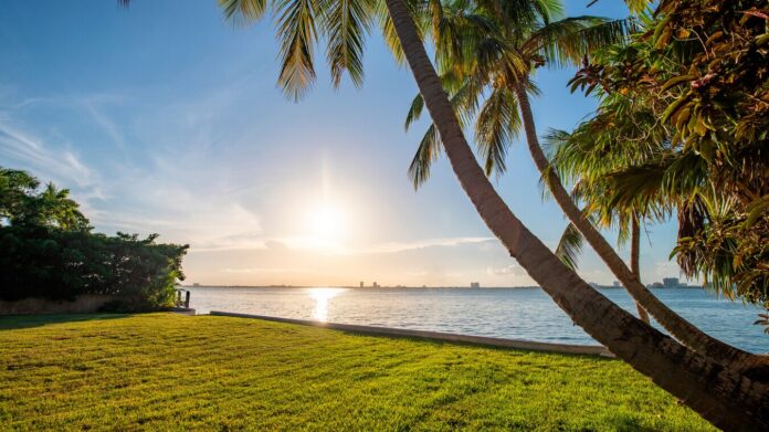 O terreno com o metro quadrado mais caro da história de Miami Beach