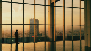 Innova completa 20 anos e lidera revolução da IA na gestão imobiliária