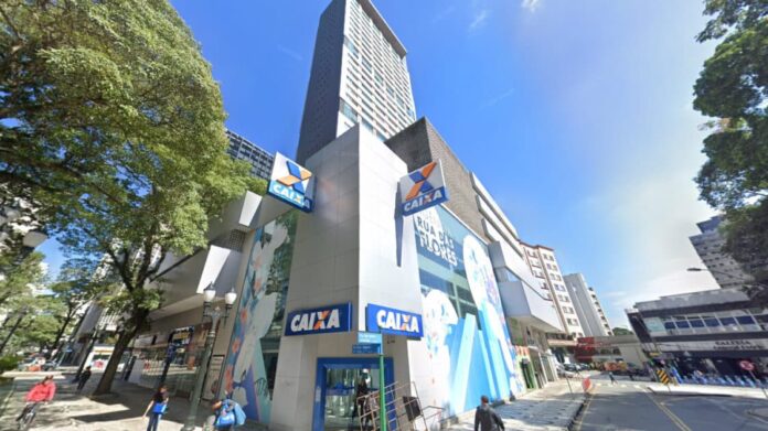 As agências bancárias ainda dão um caldo. O TRXF11 acaba de comprar 14