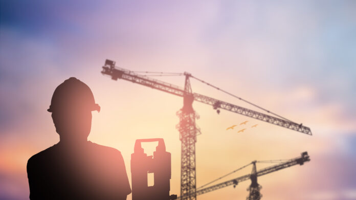 Nas obras, também está faltando engenheiro