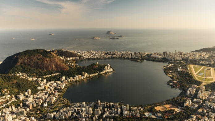 No Rio, a disputa pelo último terreno de frente para a Lagoa