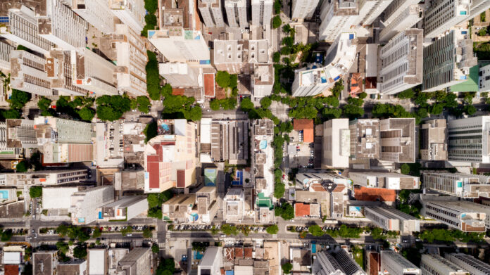 Incorporadoras voltarão a olhar para a classe média, diz Jorge Cury