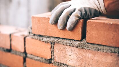 Construção sente efeitos da guerra – e vai repassar ao comprador