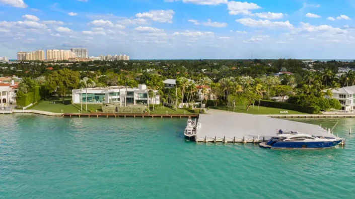 Mansão de Scarface procura novo dono